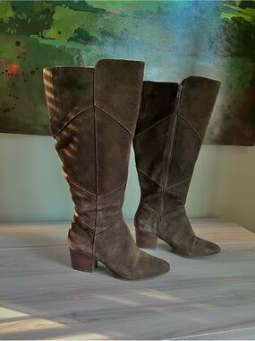Crown Vintage Virassi - Chocolate Brown Suede Boots - Size 8M - Wide Calf